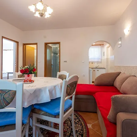 Mediterranes Nur 750 Meter Zum Mit Grill, Klima, Wifi * Malinska