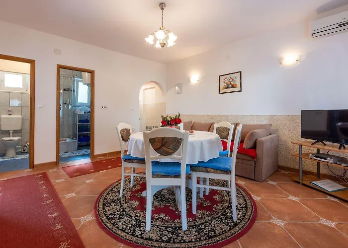 Mediterranes Nur 750 Meter Zum Mit Grill, Klima, Wifi