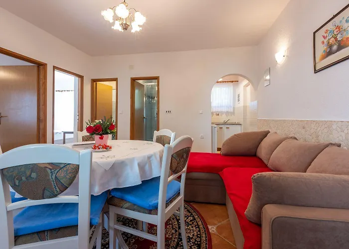 Mediterranes Nur 750 Meter Zum Mit Grill, Klima, Wifi * Malinska