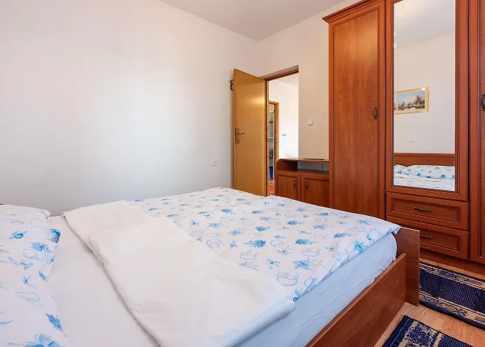 Apartament Mediterranes Nur 750 Meter Zum Mit Grill, Klima, Wifi Malinska