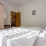 Mediterranes Nur 750 Meter Zum Mit Grill, Klima, Wifi Apartmán