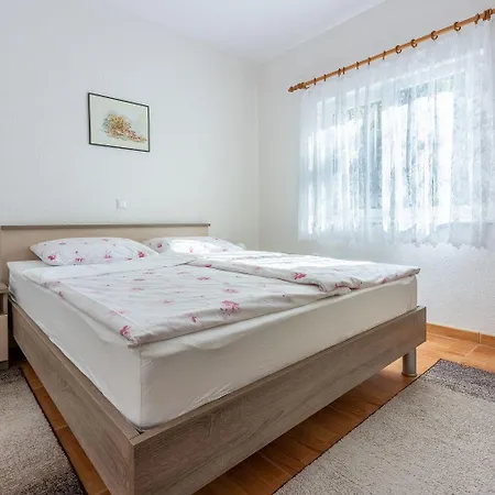 Mediterranes Nur 750 Meter Zum Mit Grill, Klima, Wifi Apartman