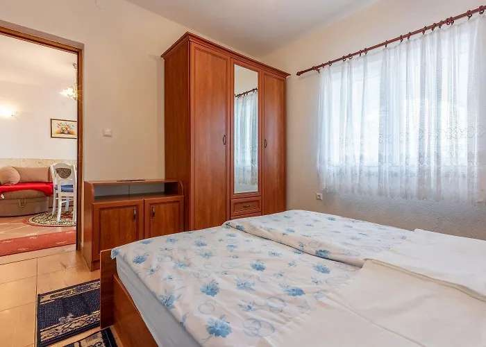 Апартаменты Mediterranes Nur 750 Meter Zum Mit Grill, Klima, Wifi Малинска