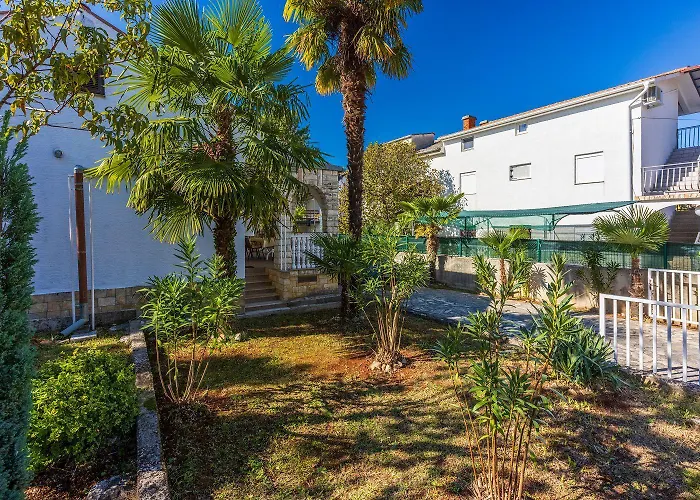 Апартаменты Mediterranes Nur 750 Meter Zum Mit Grill, Klima, Wifi Малинска