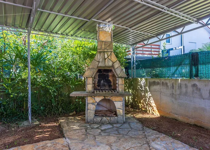 Mediterranes Nur 750 Meter Zum Mit Grill, Klima, Wifi *