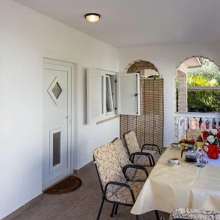 Appartement Mediterranes Nur 750 Meter Zum Mit Grill, Klima, Wifi