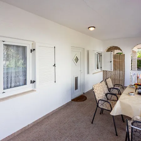 Appartement Mediterranes Nur 750 Meter Zum Mit Grill, Klima, Wifi