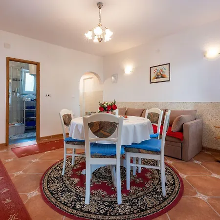 Mediterranes Nur 750 Meter Zum Mit Grill, Klima, Wifi